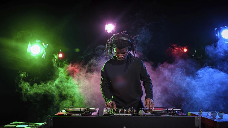 Book DJ og musik til fest her online